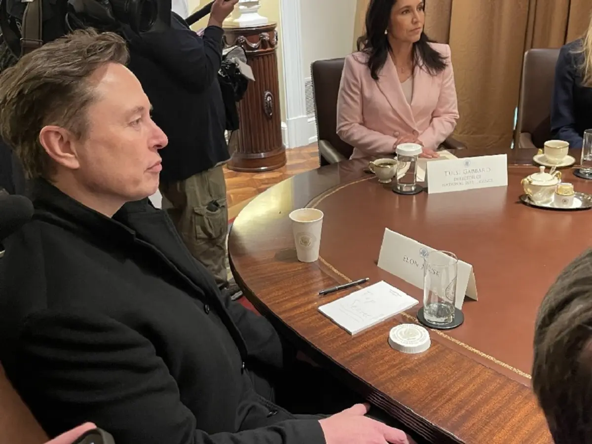 ‘Boys will be boys’: Elon Musk ridiculed for ‘Top Secret’ notepad in ...