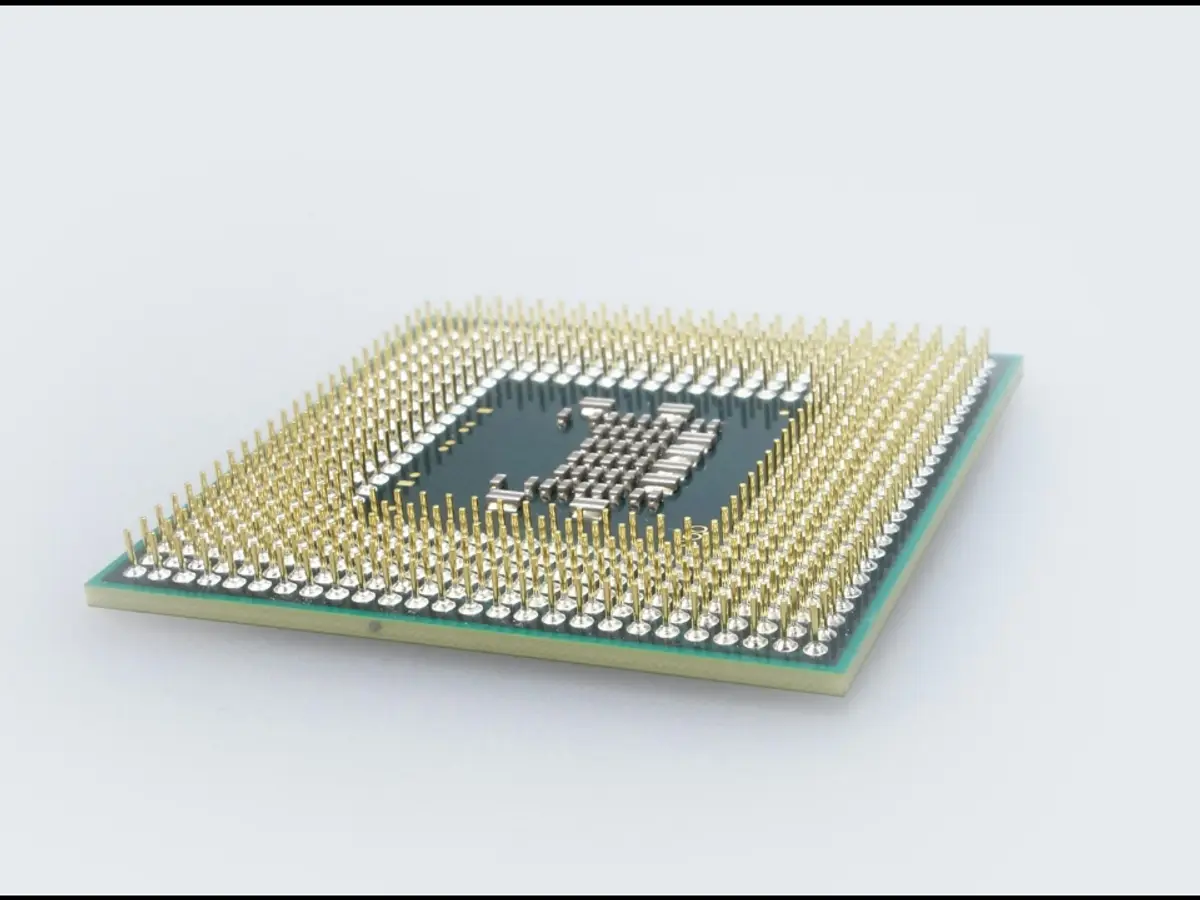 Flash memory smaller than grain of rice can rewrite data 100,000 times ...