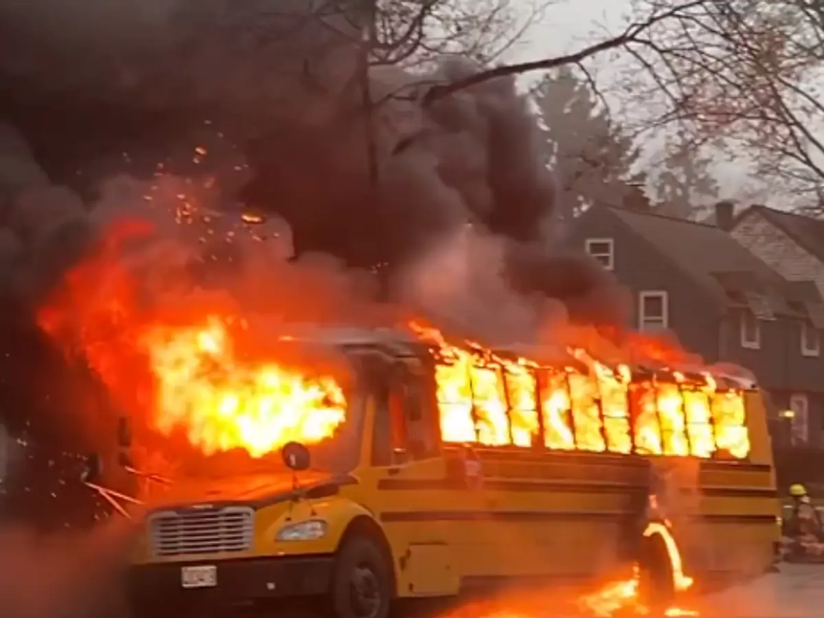 Fire breaks out on school bus in Ohio, driver saves kids within seconds ...