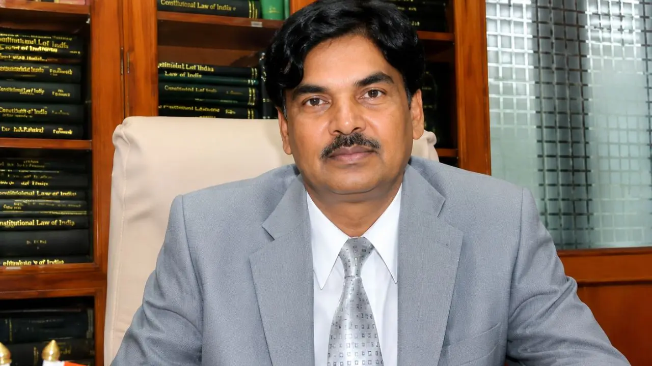 CJI की फटकार के बाद झुके बार काउंसिल चीफ मनन मिश्रा, छात्रों से मांगी माफी