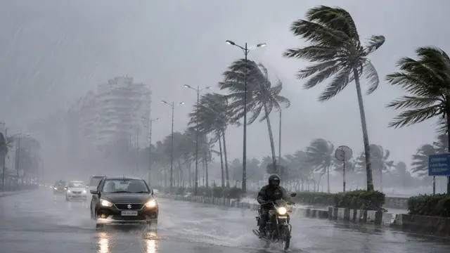 IMD Weather Update: इन 15 राज्यों में भारी बारिश के साथ चलेगी तेज आंधी