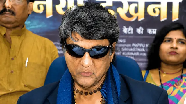 मुकेश खन्ना की मांग, 'जन गण मन' हटाकर 'वंदे मातरम' को मिले राष्ट्रगान का दर्जा