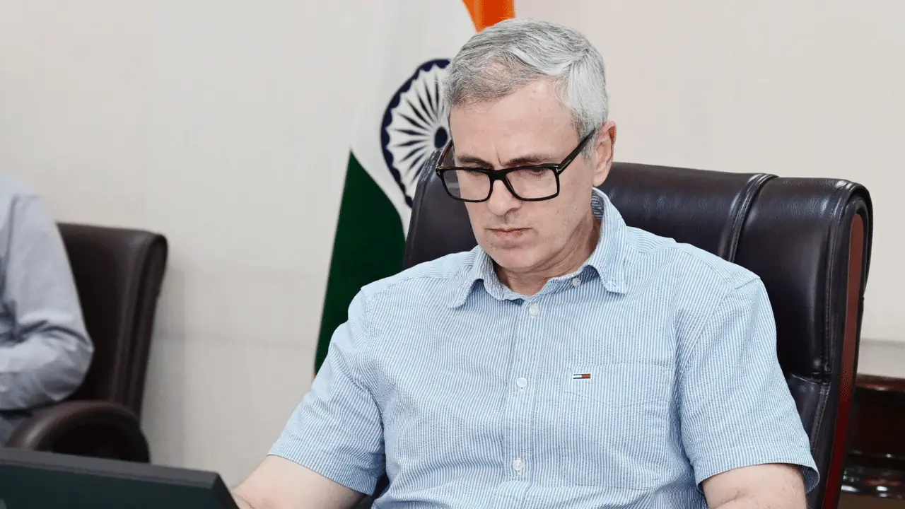 'हम जेन-जी हैं...', महिला टूरिस्ट के वीडियो पर सीएम उमर अब्दुल्ला का तंज