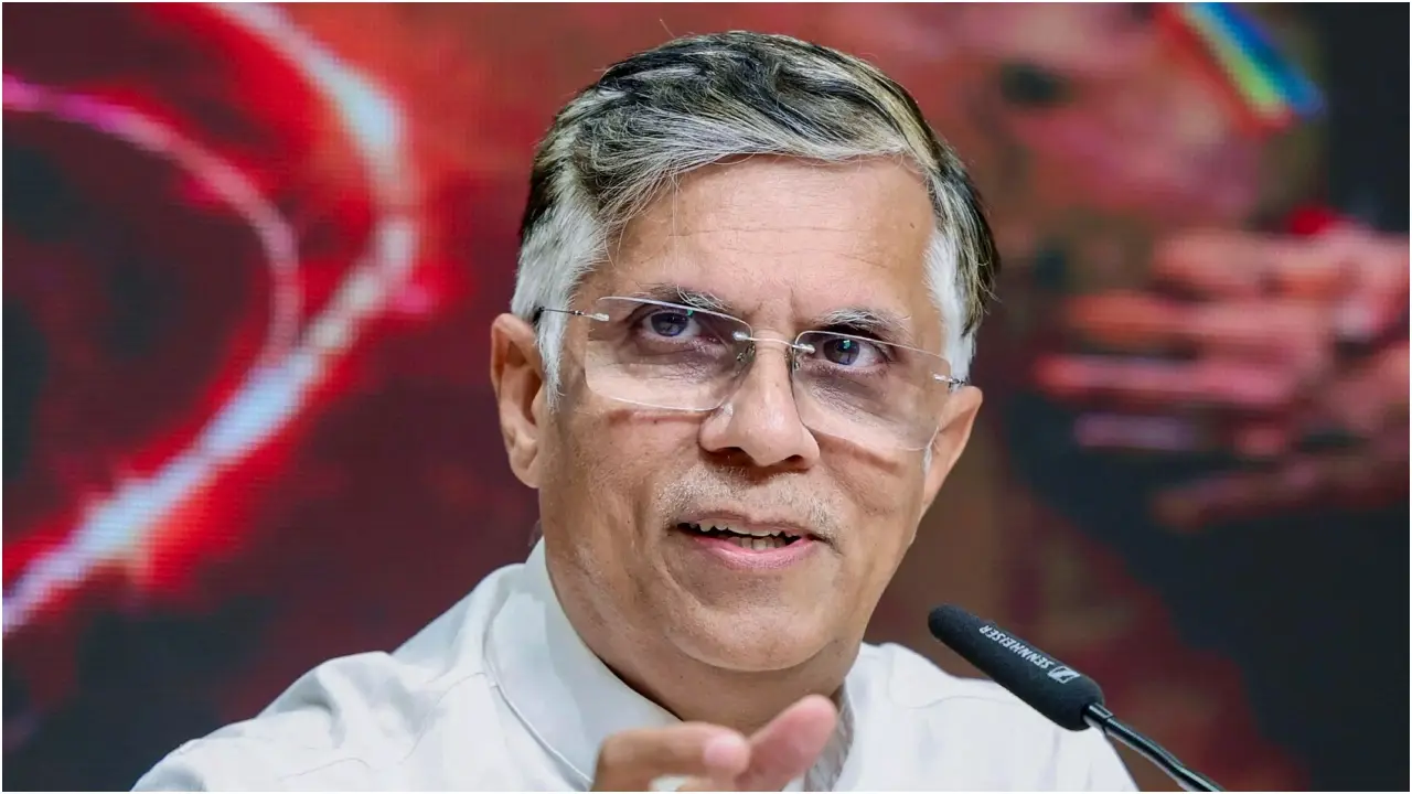 'देशद्रोही लोग हमें वंदे मातरम न सिखाएं' Pawan Khera का BJP पर पलटवार