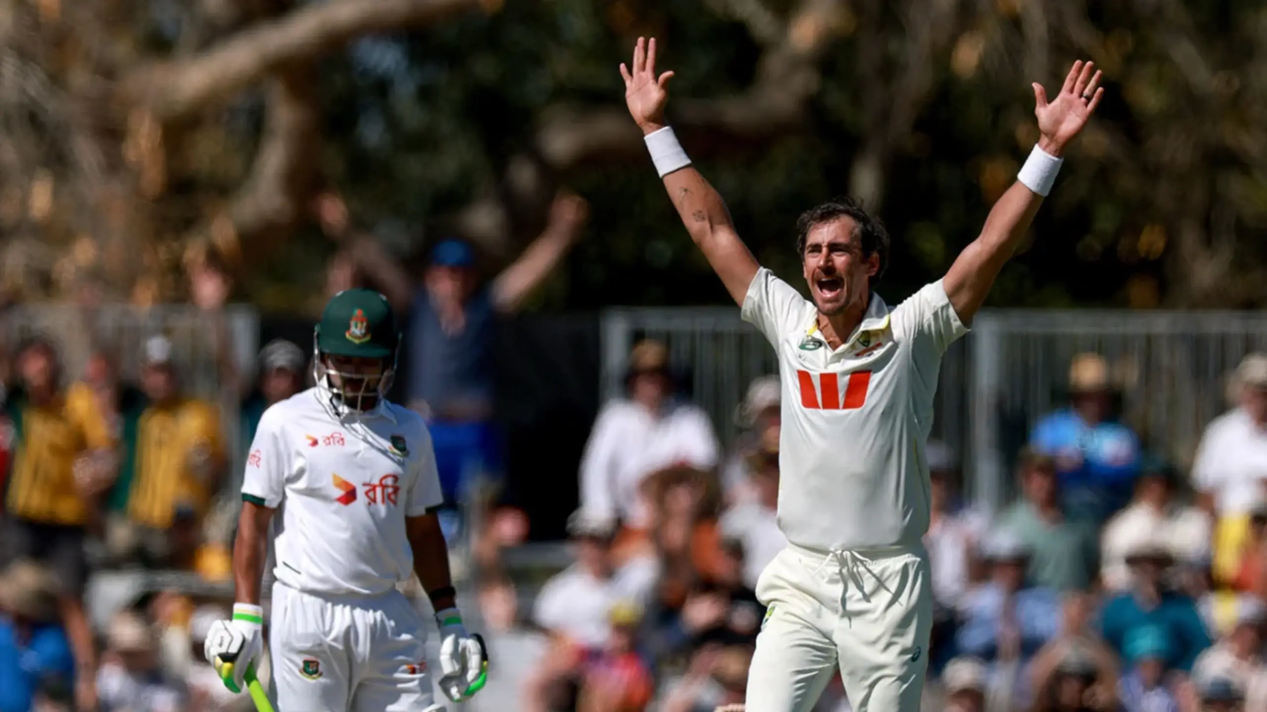 AUS vs BAN: पहला दिन बॉलर्स के नाम, गिरे 18 विकेट, ऑस्ट्रेलिया ने बनाई बढ़त