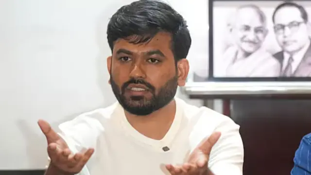 'ये जीवन है, इस जीवन का...', FIR होते ही Abhijeet Dipke को याद आए किशोर कुमार