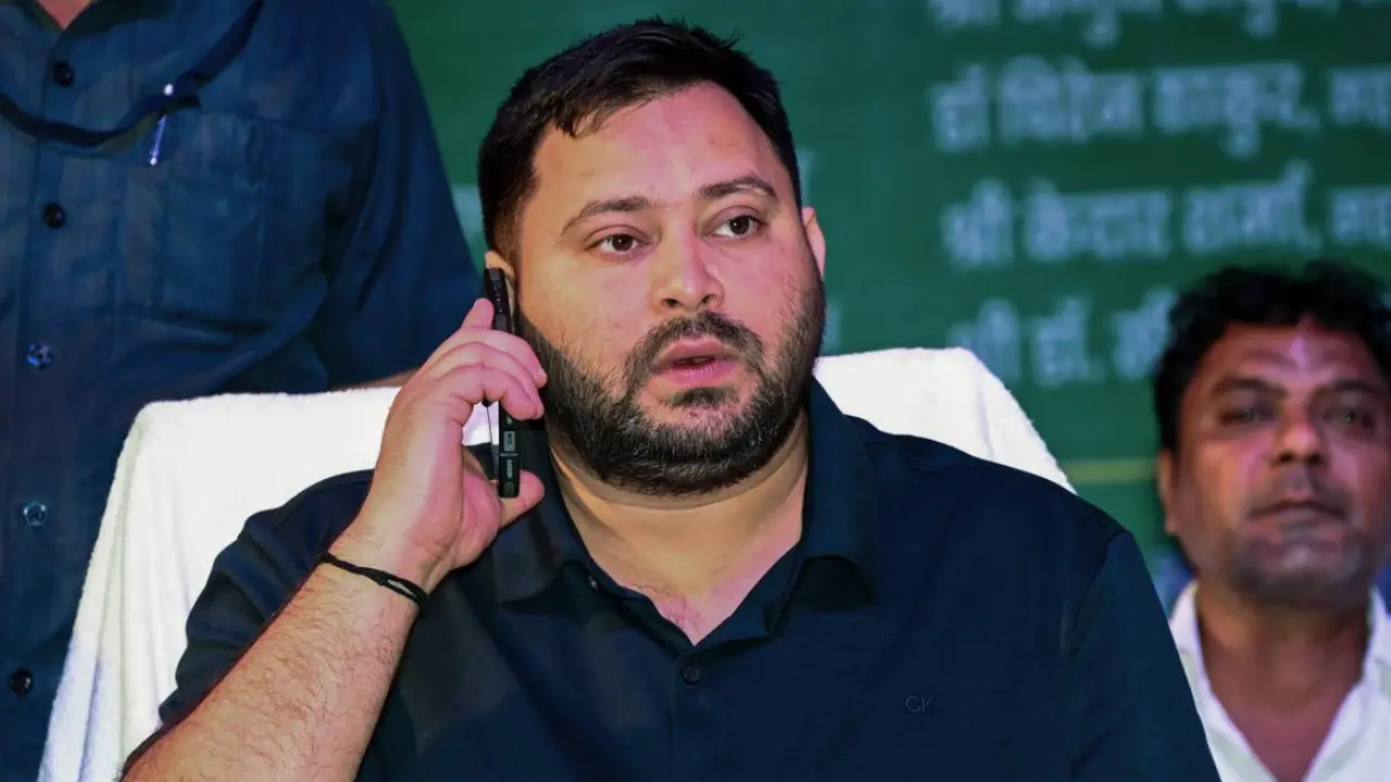 Tejashwi yadav ने किया छात्रों का समर्थन, कहा- अब Option नहीं है