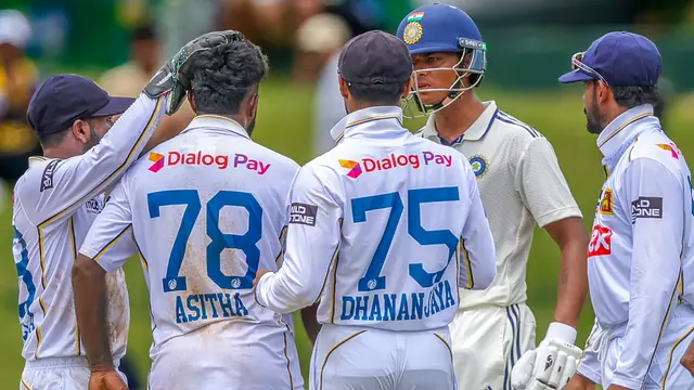 कोलंबो टेस्ट में भिड़ना पड़ा महंगा, ICC ने यशस्वी और असिथा की 25% मैच फीस काटी