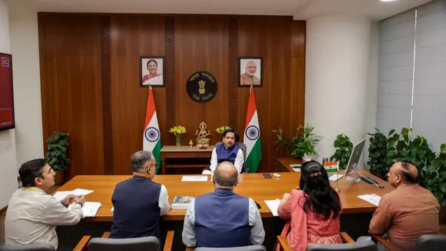 एजुकेशन मिनिस्टर ने की रिव्यू मीटिंग, CBSE, OSM और थ्री-लैंग्वेज पॉलिसी पर चर्चा