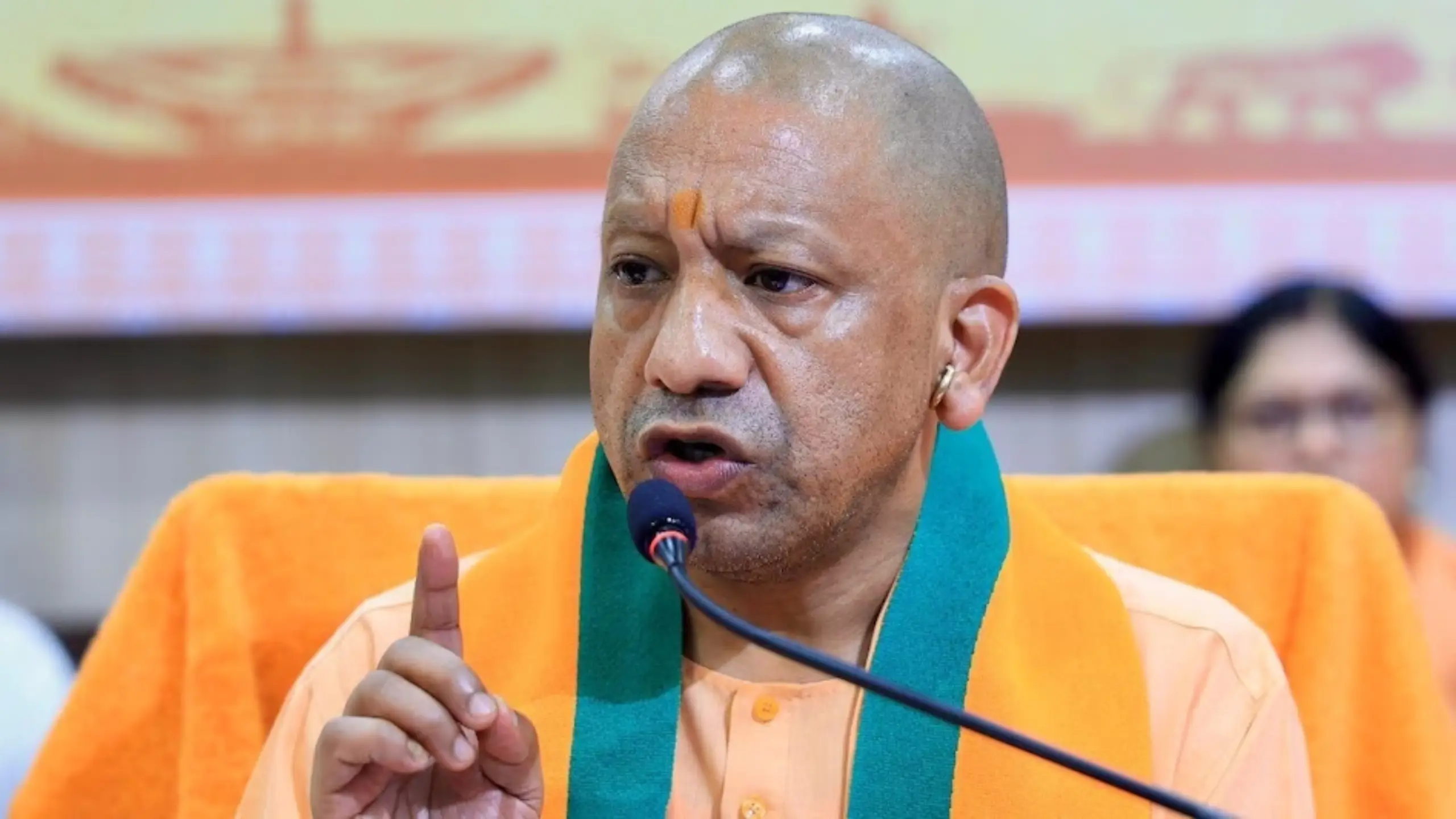 मां-बाप और बुजुर्गों की सेवा नहीं तो संपत्ति नहीं, Yogi Cabinet का बड़ा फैसला