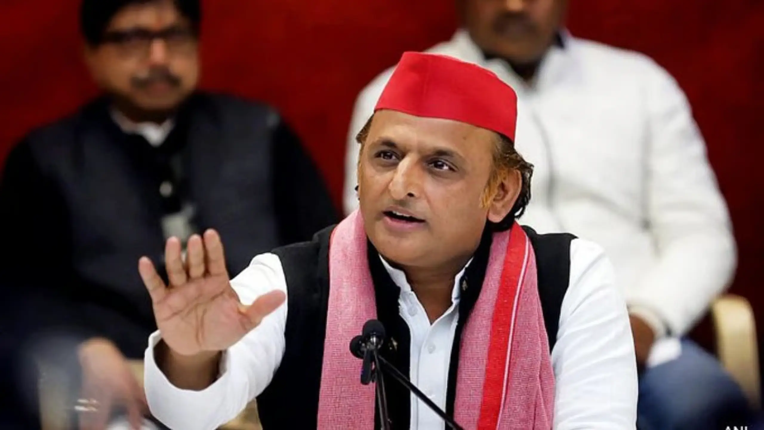 ‘हमें वंदे मातरम..’, Akhilesh Yadav ने अपने जवाब से पत्रकार की बोलती की बंद