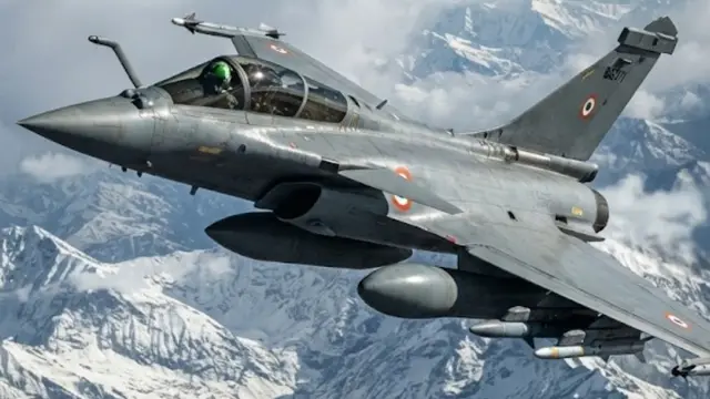 आसमान के बेताज बादशाह: जानिए दुनिया के 6 सबसे शक्तिशाली फाइटर जेट्स की लिस्ट 1