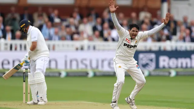208 रनों पर सिमटी England की दूसरी पारी, Pakistan के सामने 389 रनों का लक्ष्य