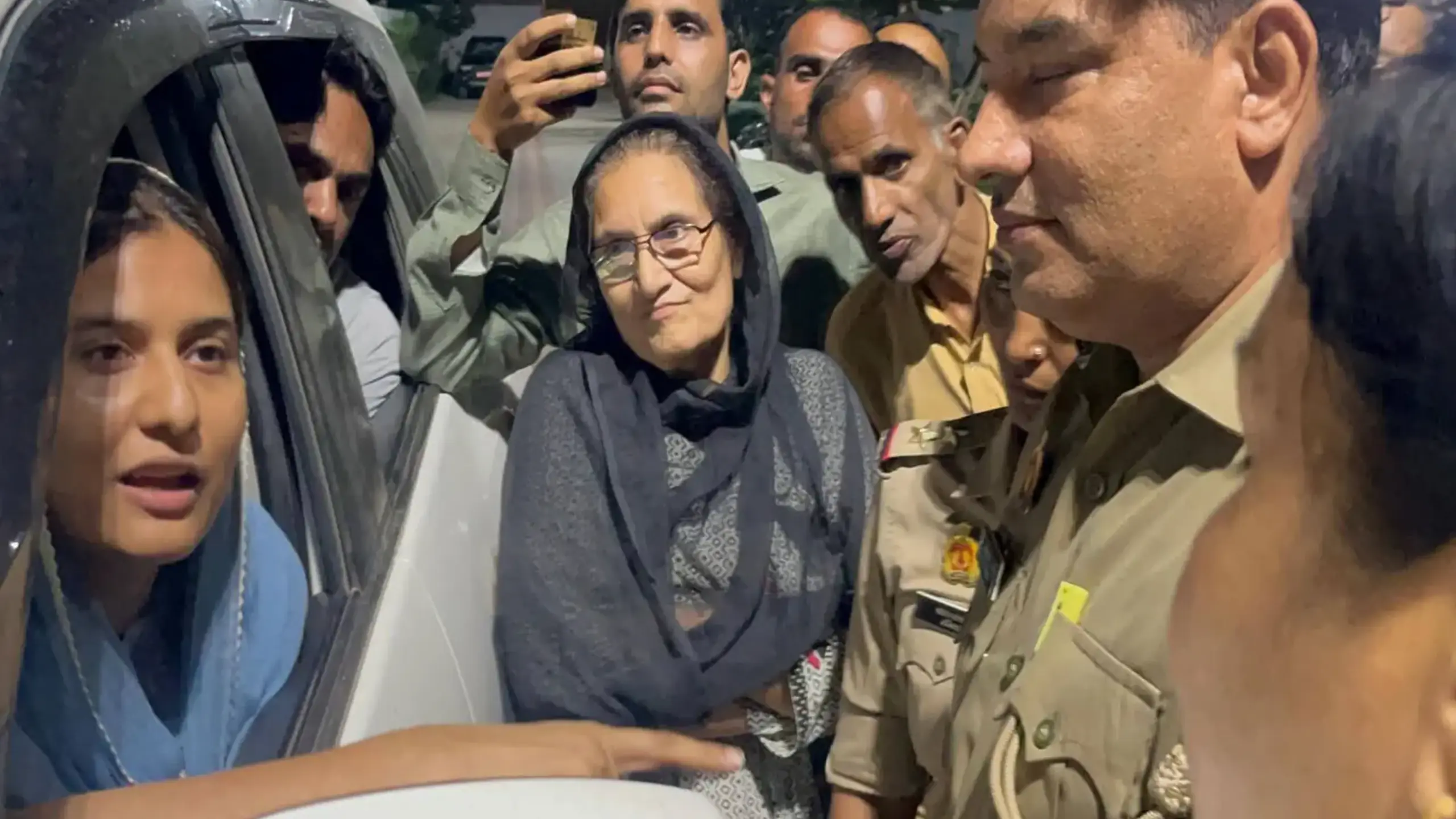 कलेक्ट्रेट में मस्जिद पर बुलडोजर एक्शन से बवाल, SP सांसद Iqra Hasan हाउस अरेस्ट