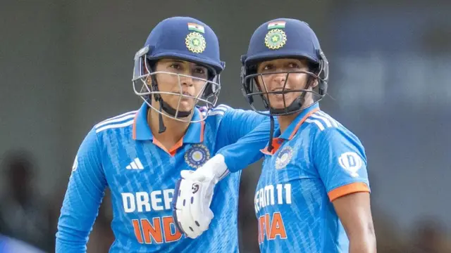 Pakistan के खिलाफ जमकर बोलता है Smriti का बल्ला, Harmanpreet भी नहीं हैं पीछे