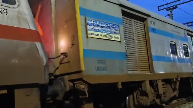 Bihar के आरा में Derail हुई Mahananda Express, 2 कोच पटरी से उतरे