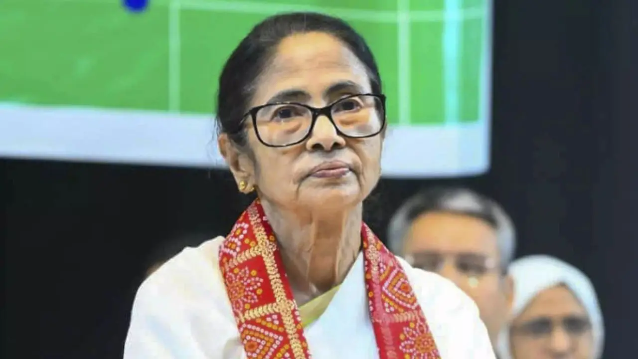 TMC का चुनाव चिन्ह फ्रीज, Mamata और Ritabrata गुट को चुनना होगा नया Symbol