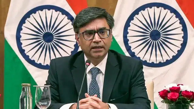 SEMICON India 2026 में विक्रम मिसरी बोले-‘कोई भी देश अकेले चिप नहीं बनाता’