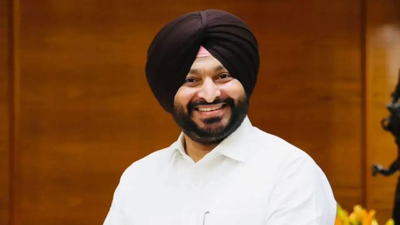 Punjab में पूर्व केंद्रीय मंत्री Ravneet Bittu के काफिले पर हमला