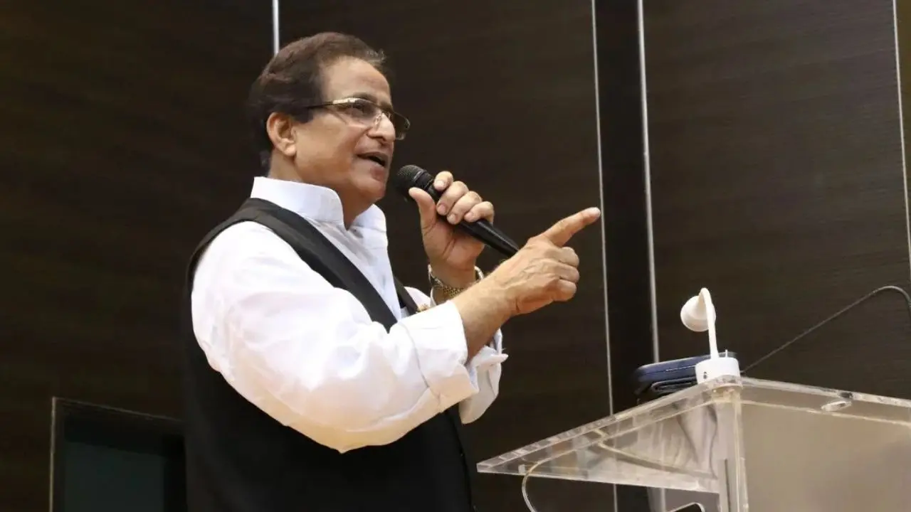आजम खान के समर्थन में दिल्ली पहुंचे सपा कार्यकर्ता, रिहाई को लेकर किया प्रदर्शन
