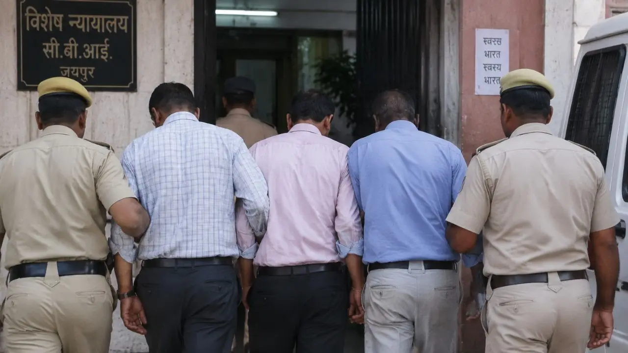 Bank Fraud case में सीबीआई कोर्ट का फैसला, 3 अधिकारियों को 7 साल की सजा