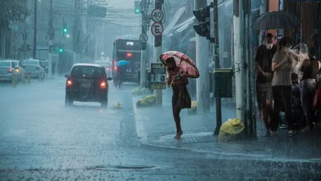 7 साल बाद सितंबर के आखिर में दिल्ली में बारिश, तापमान 5°C से ज्यादा गिरा