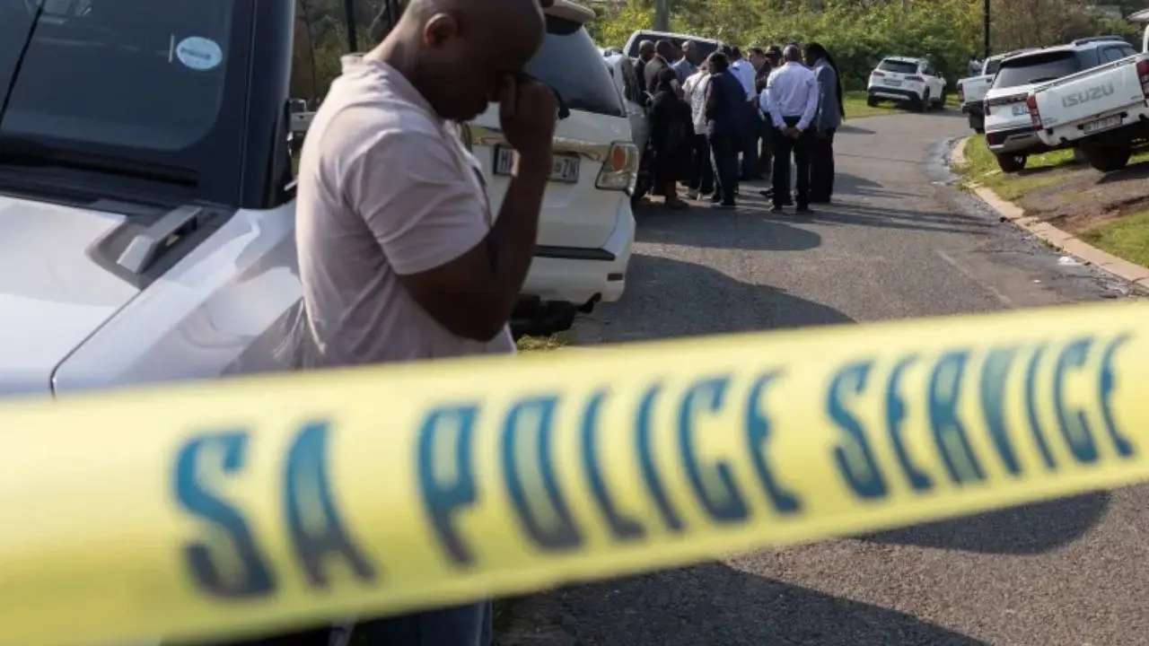 South Africa के एक Bar में AK-47 फायरिंग, 17 लोगों की मौत
