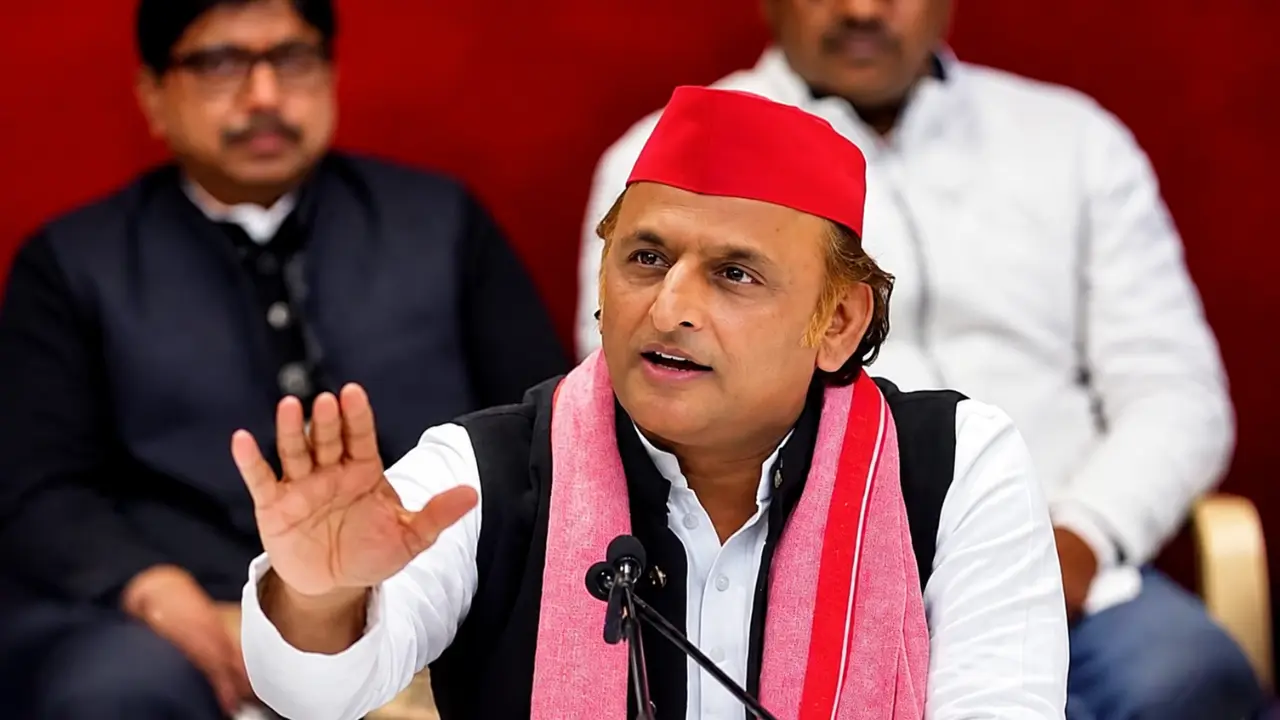 Akhilesh Yadav का बड़ा ऐलान, सरकार बनने पर फिर शुरू होगा Yash Bharti Award