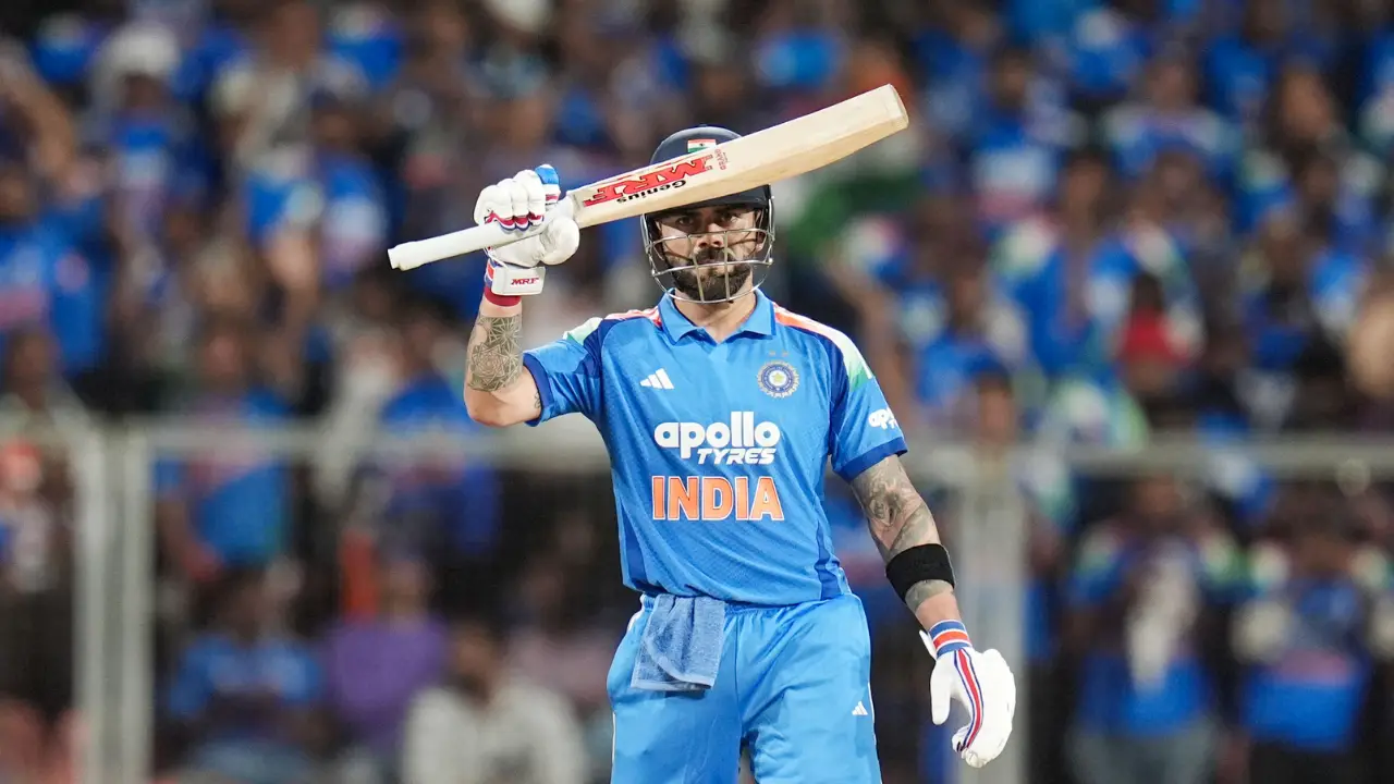 Virat Kohli ने रचा इतिहास, ODI में सबसे तेज 15000 रन बनाने वाले बल्लेबाज बने