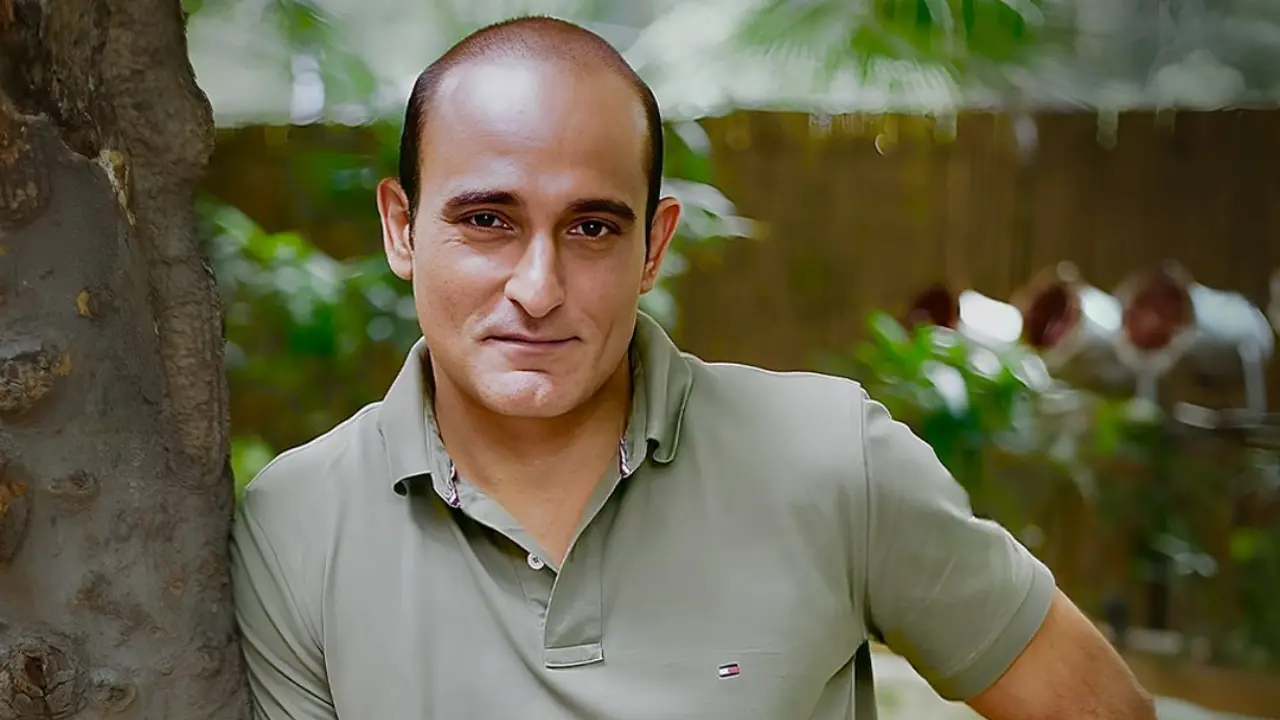 Akshaye Khanna का नया ठिकाना, Mumbai में खरीदा ₹33 करोड़ का लक्जरी अपार्टमेंट