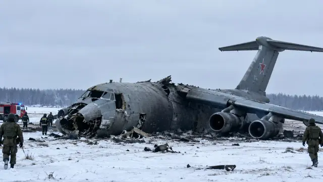Russia में टेकऑफ के बाद Military Plane क्रैश, हादसे में 6 लोगों की मौत