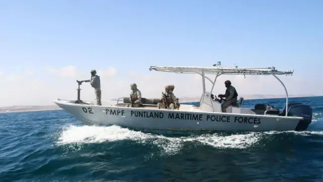 सोमालिया में Pirates के चंगुल से छुड़ाया गया Oil Tanker, एक भारतीय नाविक की मौत