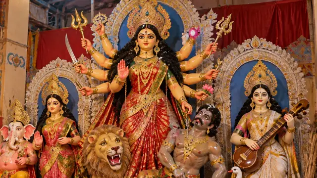 Bangladesh में Durga Puja से पहले मंदिर में तोड़फोड़
