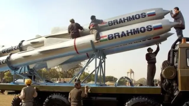 Warships की ताकत बढ़ाएगा BrahMos, ₹661 करोड़ में इस कंट्रोल सिस्टम की डील
