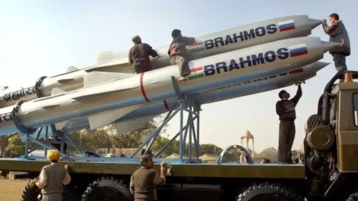 Warships की ताकत बढ़ाएगा BrahMos, ₹661 करोड़ में इस कंट्रोल सिस्टम की डील