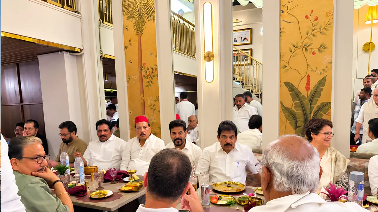 दिल्ली में Opposition की दूसरी Lunch Meeting, राहुल गांधी, रेवंत रेड्डी शामिल