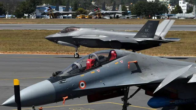 एक Email की गलती और चीन तक पहुंच गए अमेरिका के सीक्रेट F-35 Parts