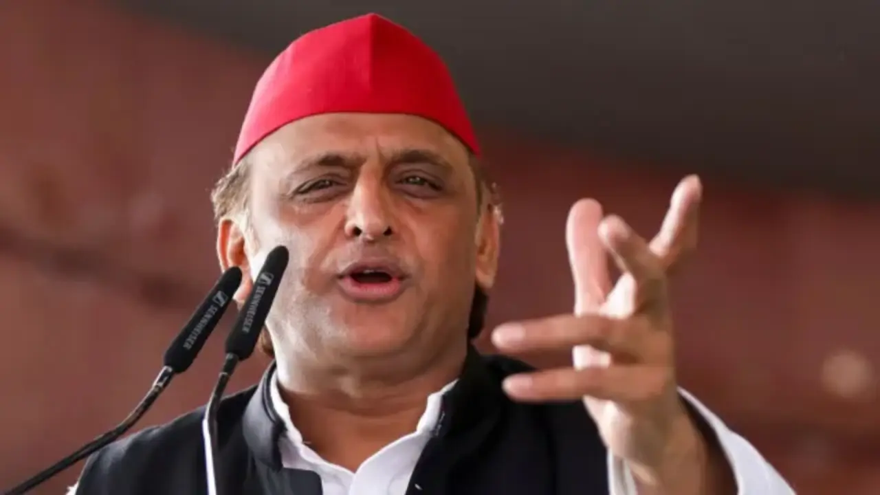 SIR विवाद के बीच Akhilesh का EC पर निशाना, बोले- गरीबों का वोट न छीने
