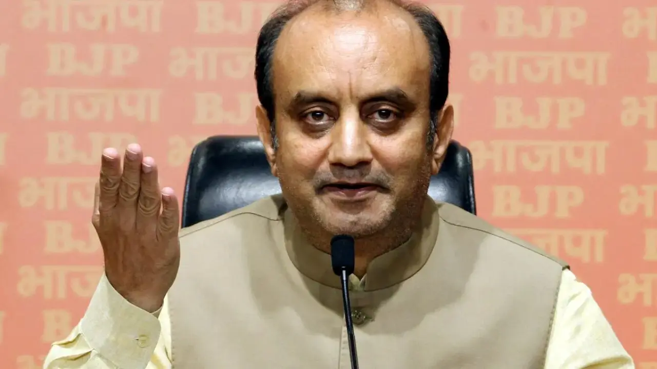 BJP के सुधांशु त्रिवेदी ने Rahul Gandhi पर साधा निशाना, कहा- ‘हदें पार कर दीं’