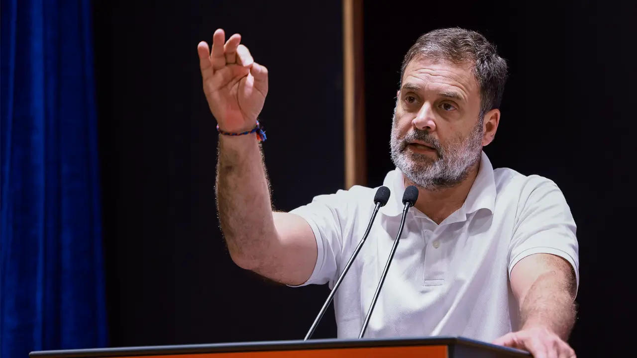 Rahul Gandhi ने PM मोदी को दी चुनौती, बोले- ‘कहानी के खलनायक अब घिर रहे हैं’