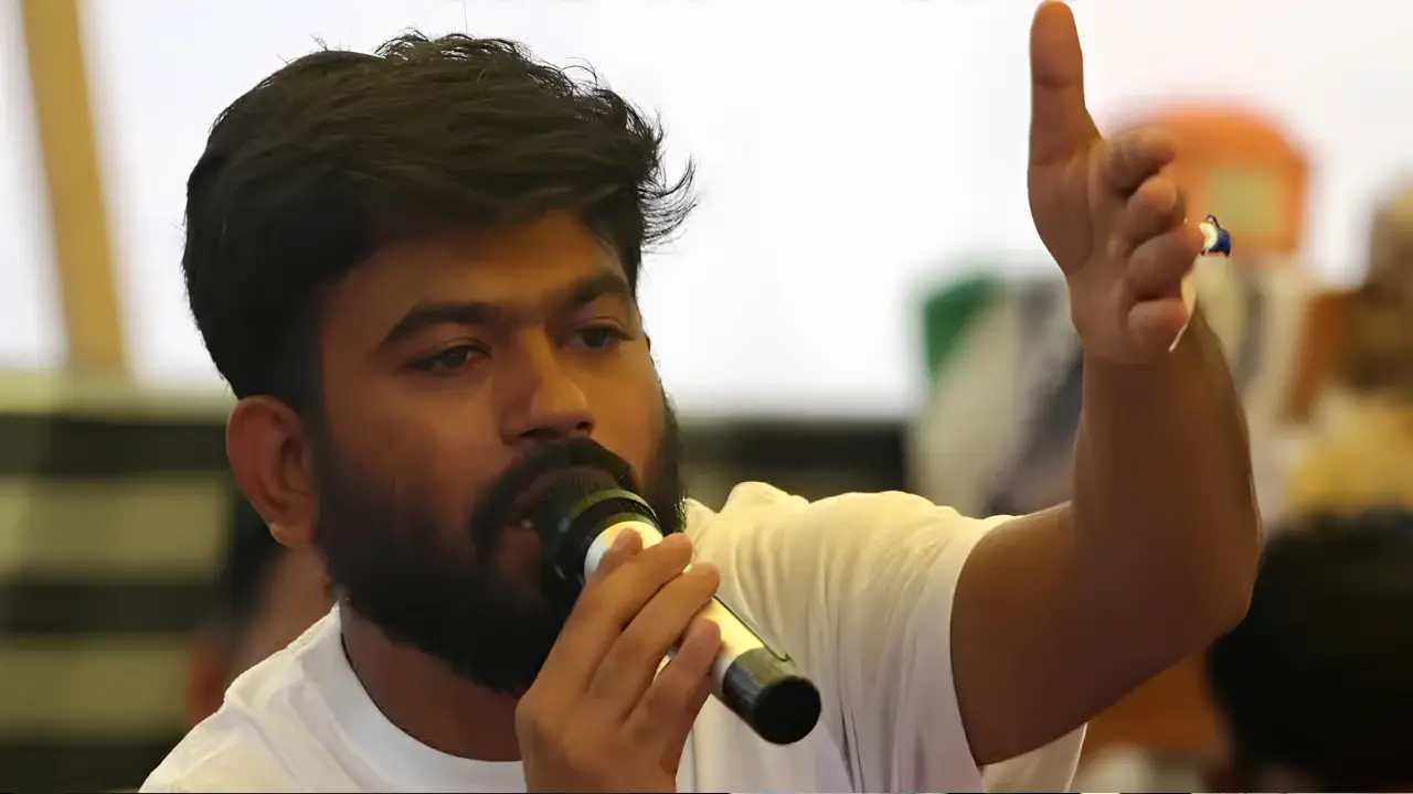‘दुख की घड़ी में गांव लौट रहा हूं’, Abhijeet dipke बोले-रांका-सौरव दास करेंगे PC