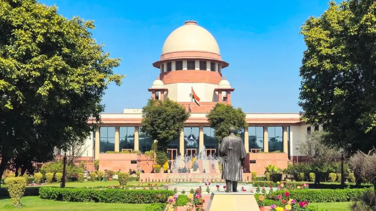 Form-6 पर सुप्रीम कोर्ट की सफाई, कहा- बदले हुए Form पर नहीं दिया कोई फैसला