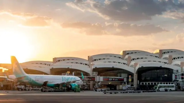 Riyadh Airport पर हमले के बाद उड़ानों पर असर, कई Airlines ने रद्द की फ्लाइट्स