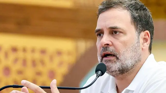 राहुल गांधी की याचिका में 14 खामियां, Supreme Court ने ₹220 की कमी भी बताई
