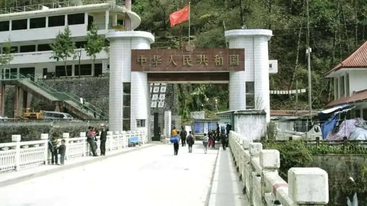 नेपाल में त्योहारों की खरीदारी पर संकट, चीन से Tatopani Border खोलने की मांग