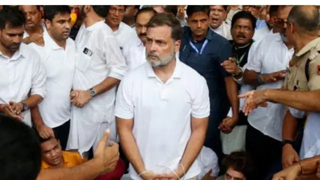 Ankita Bhandari के माता-पिता से मिले Rahul-Priyanka, प्रोटेस्ट में दिया समर्थन