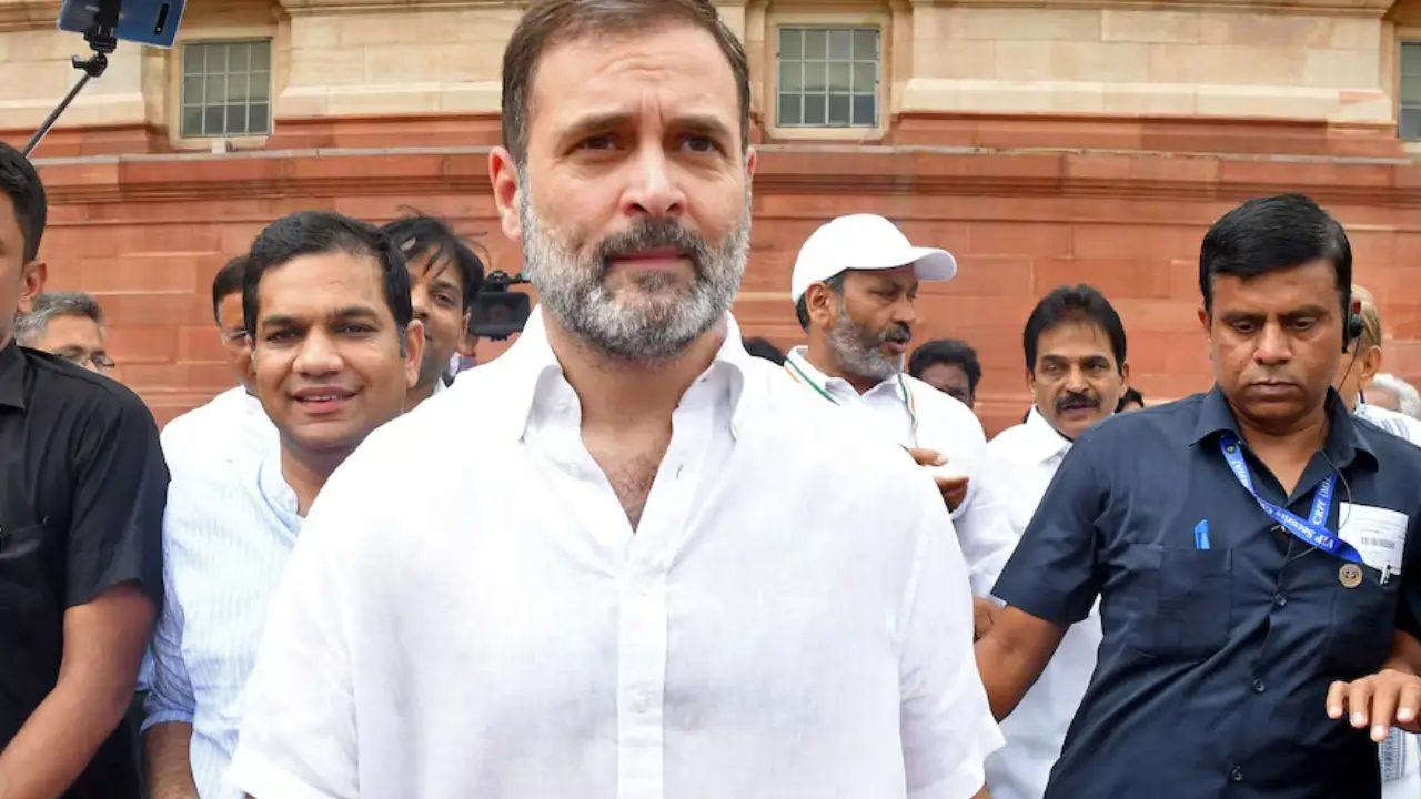 Rahul Gandhi ने Delhi पुलिस पर लगाया छात्रों से मारपीट का आरोप, कार्रवाई की मांग
