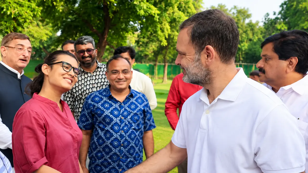नेहा बोरा और राहुल गांधी भारत में बांग्लादेश जैसा आंदोलन चाहते हैं, BJP का आरोप