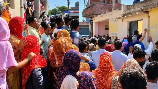 Greater Noida में एक ही परिवार के 5 लोगों की मौत
