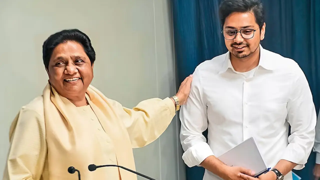 Mayawati ने Akash Anand को सौंपी चुनाव प्रचार की जिम्मेदारी